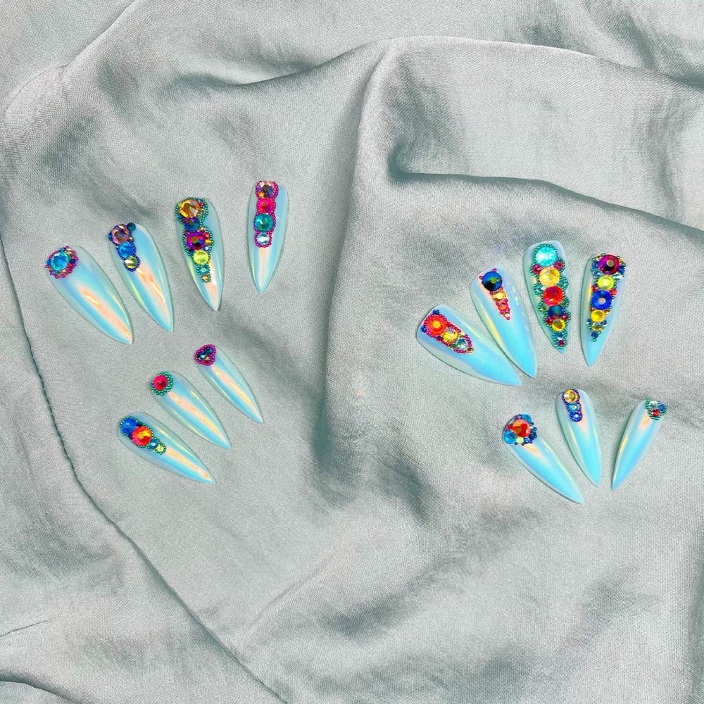 Custom Made Reusable Press-ons 💕